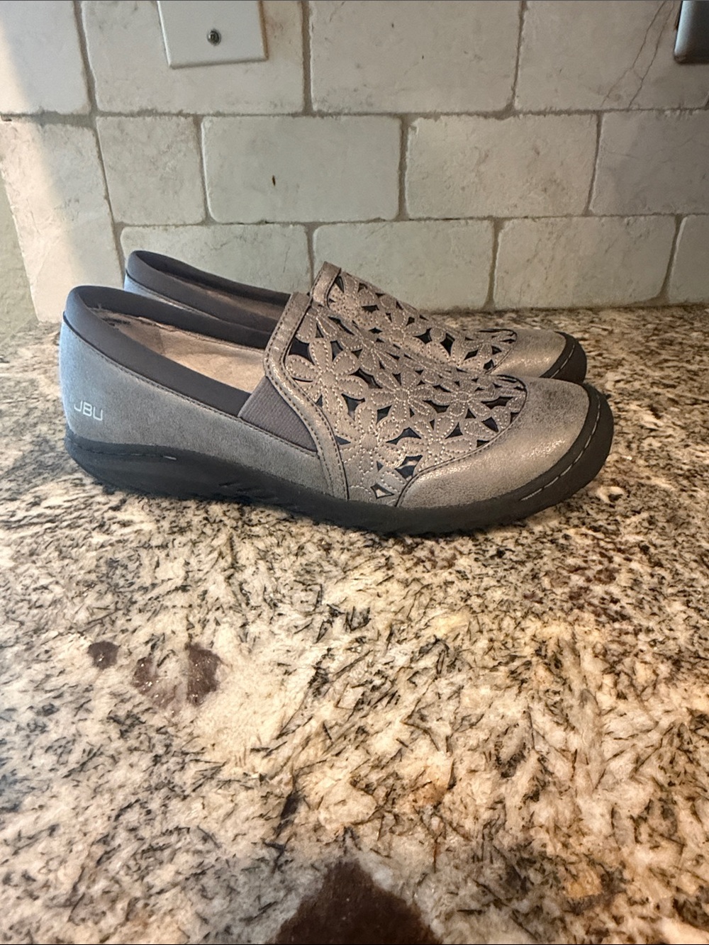 Jambu JBU Vegan Wildflower Gray Slip On Mocs Flats Shoes Size 8.5
